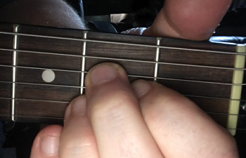 a_chord_thumb_wrong.png